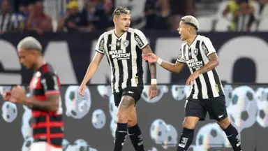 Tiquinho Soares e Matheus Martins voltam aos treinos antes de elenco do Botafogo Tiquinho Soares e Matheus Martins voltam aos treinos antes de elenco do Botafogo