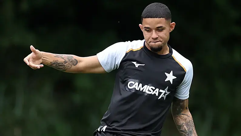 Botafogo deve ter Justino e volta de Montoro contra o Coritiba; veja provável escalação