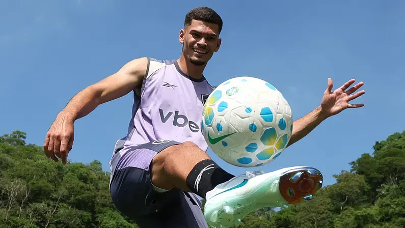 Anthony é regularizado e fica à disposição do Botafogo