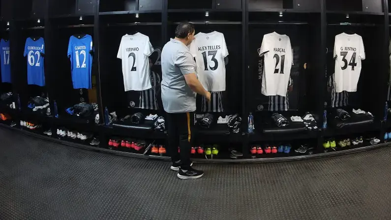 Botafogo escalado com três zagueiros para enfrentar o Flamengo no Maracanã
