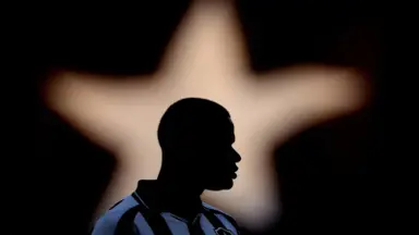 Por questão contratual, Júnior Santos desfalca Botafogo contra o Atlético-MG Por questão contratual, Júnior Santos desfalca Botafogo contra o Atlético-MG