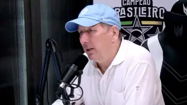 John Textor garante ter parceiros 'para colocar dinheiro' no Botafogo, cutuca Eagle e diz: 'Não há outro investidor, não estão encontrando' John Textor garante ter parceiros 'para colocar dinheiro' no Botafogo, cutuca Eagle e diz: 'Não há outro investidor, não estão encontrando'