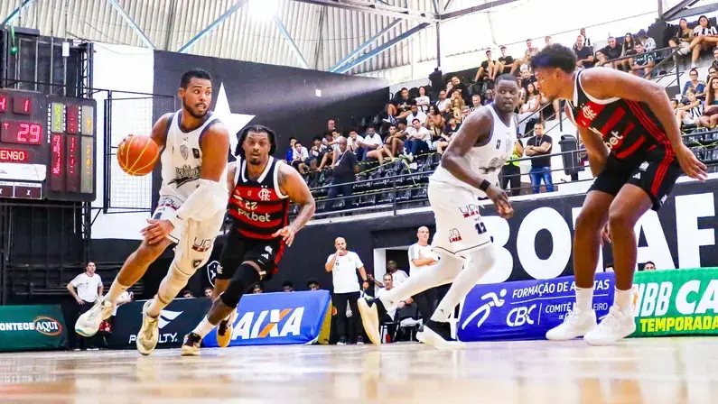 Com Vasco x Boca Juniors no Maracanã, Flamengo estuda jogar com Botafogo pelo NBB no Tijuca ou inverter mando