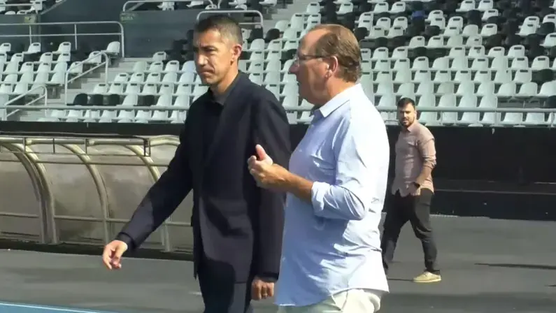 Ex-scout explica por que Botafogo perdeu Brasileiro em 2023: 'Origem é escolha técnica pelo Bruno Lage, para mudar o jeito de jogar'