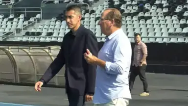 Ex-scout explica por que Botafogo perdeu Brasileiro em 2023: 'Origem é escolha técnica pelo Bruno Lage, para mudar o jeito de jogar' Ex-scout explica por que Botafogo perdeu Brasileiro em 2023: 'Origem é escolha técnica pelo Bruno Lage, para mudar o jeito de jogar'