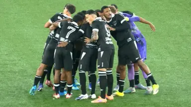 Botafogo sofre gol no último lance e perde o título da Recopa Carioca Sub-17 para o Flamengo Botafogo sofre gol no último lance e perde o título da Recopa Carioca Sub-17 para o Flamengo