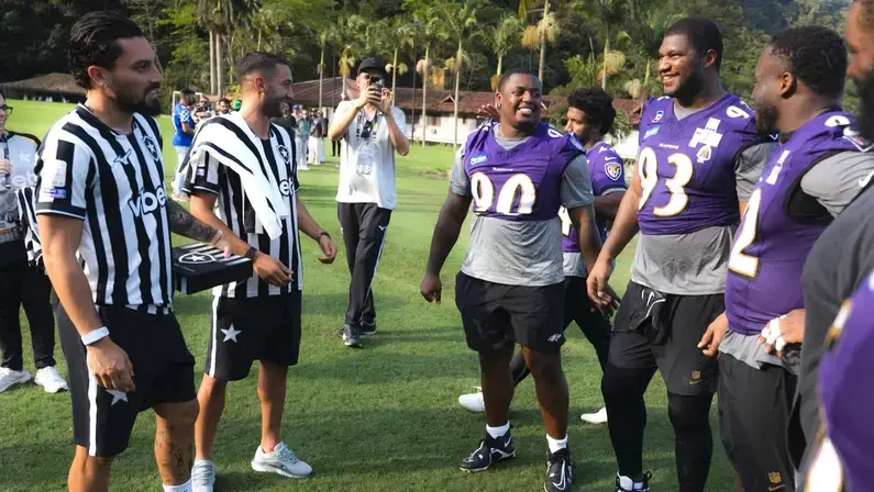 CEO do Botafogo destaca aproximação com NFL após Ravens treinarem no CT: ‘Processo de internacionalização’