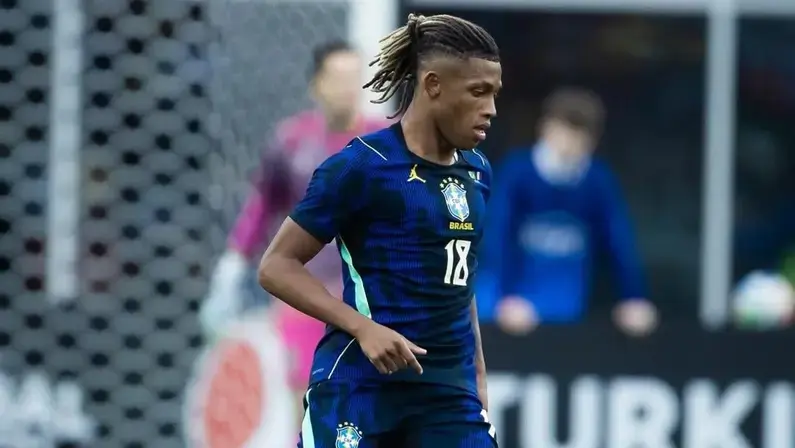 Comentarista pede chance a Danilo, do Botafogo, como titular na Seleção Brasileira contra Croácia: ‘Dá soluções diferentes’