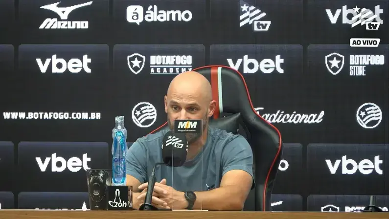 Franclim minimiza turbulência e exalta entrega do elenco do Botafogo