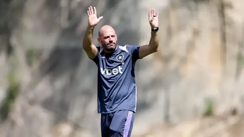 Escalação: Botafogo deve ter volta de titulares e manter estrutura para jogo com Internacional