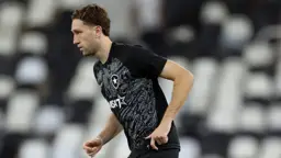Arthur Chaves fica fora do último treino e deve desfalcar Botafogo de novo contra a Chapecoense