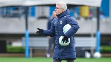 Botafogo: Tite tem 90% de aprovação interna, Castro é vetado pelo clube social Botafogo: Tite tem 90% de aprovação interna, Castro é vetado pelo clube social