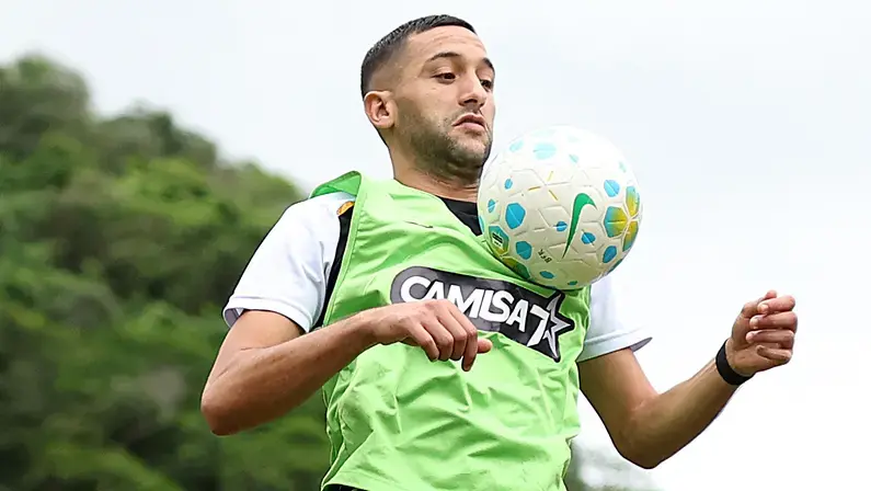 Botafogo deve ter Ziyech e Matheus Martins titulares contra o Vasco; veja provável escalação