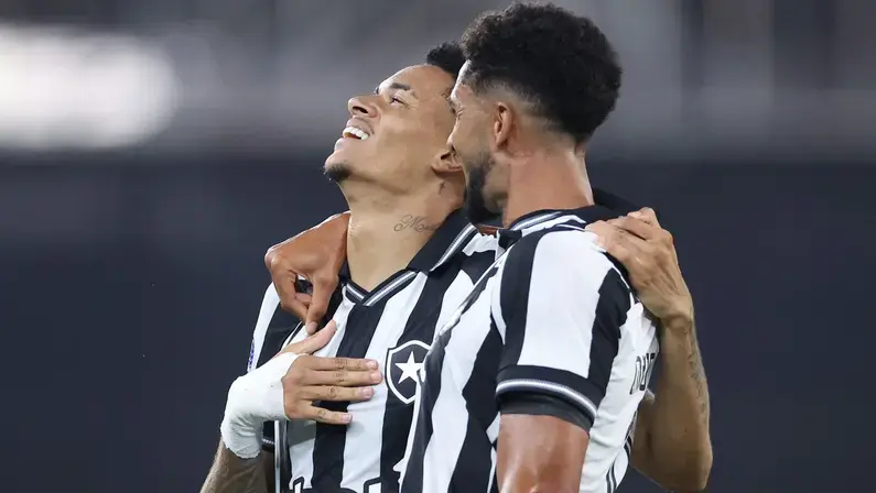 Botafogo pede € 5 milhões para negociar volante Newton, diz site