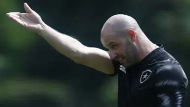 Alvo do Tondela, Franclim Carvalho 'está mais inclinado' para o Botafogo Alvo do Tondela, Franclim Carvalho 'está mais inclinado' para o Botafogo