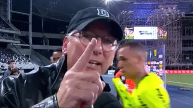 John Textor é condenado a indenizar VAR de Botafogo 3x4 Palmeiras por danos morais; empresário se manifesta John Textor é condenado a indenizar VAR de Botafogo 3x4 Palmeiras por danos morais; empresário se manifesta