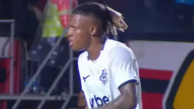 Franclim conta choro e inchaço de Danilo após entrada violenta sofrida em Vitória x Botafogo: 'Vamos ver como está o pé dele' Franclim conta choro e inchaço de Danilo após entrada violenta sofrida em Vitória x Botafogo: 'Vamos ver como está o pé dele'