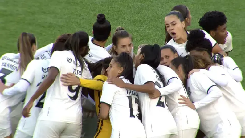 Botafogo perde para o Grêmio e é rebaixado pela terceira vez em seis anos no Brasileiro Feminino