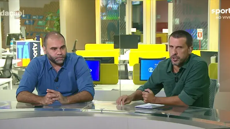 Comentarista acha escalação do Botafogo 'bem confusa' contra o Atlético-MG e aponta 'interrogações' para a temporada