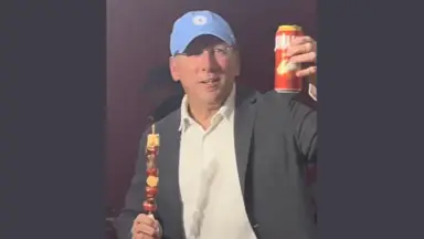 Ex-Botafogo, John Textor acena bandeira da paz a Montenegro: 'Espero que um dia a gente possa tomar uma cerveja e superar tudo isso' Ex-Botafogo, John Textor acena bandeira da paz a Montenegro: 'Espero que um dia a gente possa tomar uma cerveja e superar tudo isso'