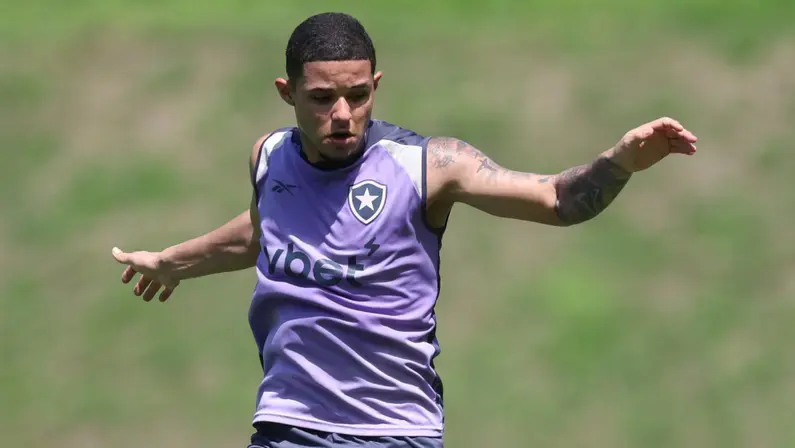 Desfalcado, Botafogo deve ter Justino, Marçal e Edenílson contra o São Paulo; veja provável escalação