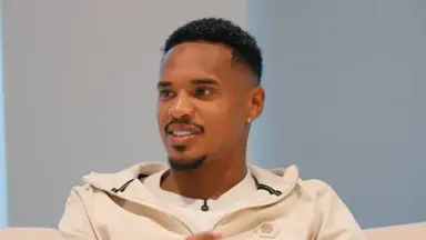 John se declara ao Botafogo: 'Tenho carinho enorme. É um lugar onde a gente foi muito feliz' John se declara ao Botafogo: 'Tenho carinho enorme. É um lugar onde a gente foi muito feliz'
