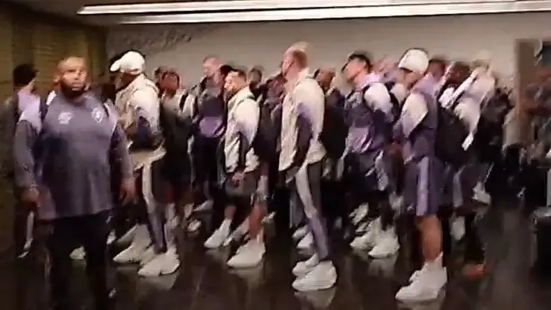 Organizada vai ao aeroporto e protesta após eliminação do Botafogo na Copa do Brasil para a Chapecoense; veja vídeo