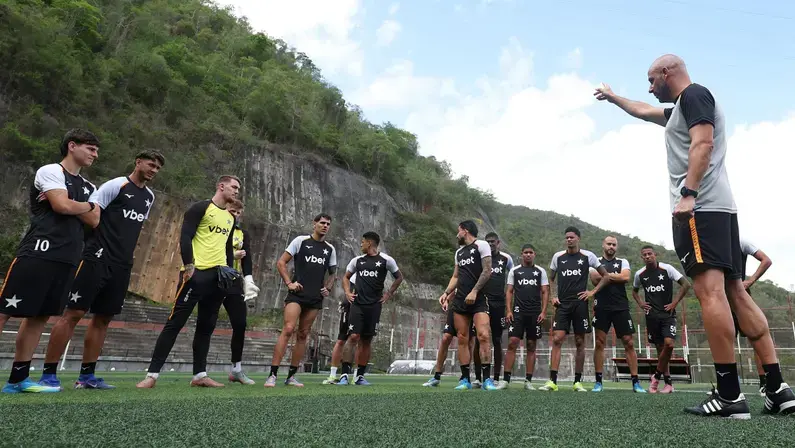 Botafogo deve viajar para a Rússia em 30 de junho e ficar dez dias em Moscou
