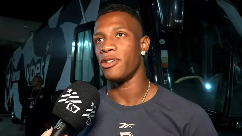 Danilo celebra retorno ao Botafogo após brilhar na Seleção e projeta clássico: ‘Espero ajudar o Glorioso a ganhar mais um jogo’