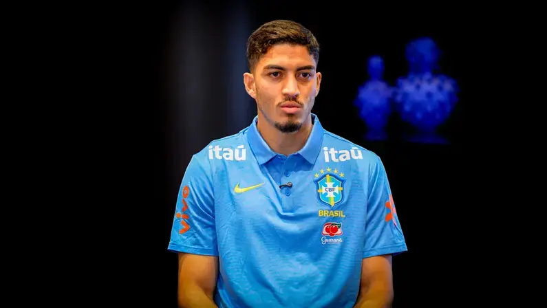 Ex-Botafogo, Jair comemora chegada à Seleção Brasileira: 'Fiquei em choque com a convocação. Emoção muito grande'