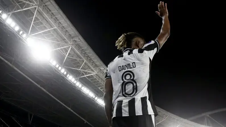 Danilo sinaliza que não deve mais jogar pelo Botafogo, diz site; Como é mais um clube a sondar