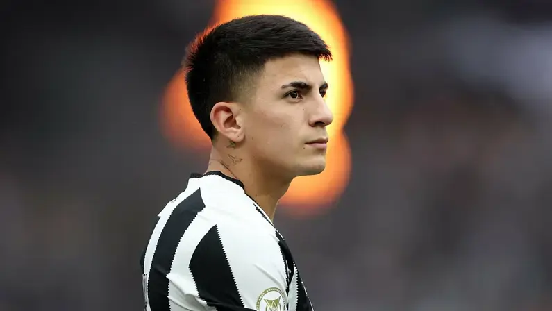 Flamengo sonda Thiago Almada, ex-Botafogo; meia quer permanecer na Europa