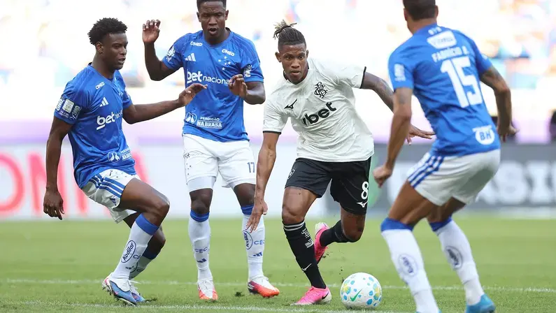 Blog: Atalanta deve formalizar proposta por Danilo até esta quarta, mas por valores abaixo do que o Botafogo pede