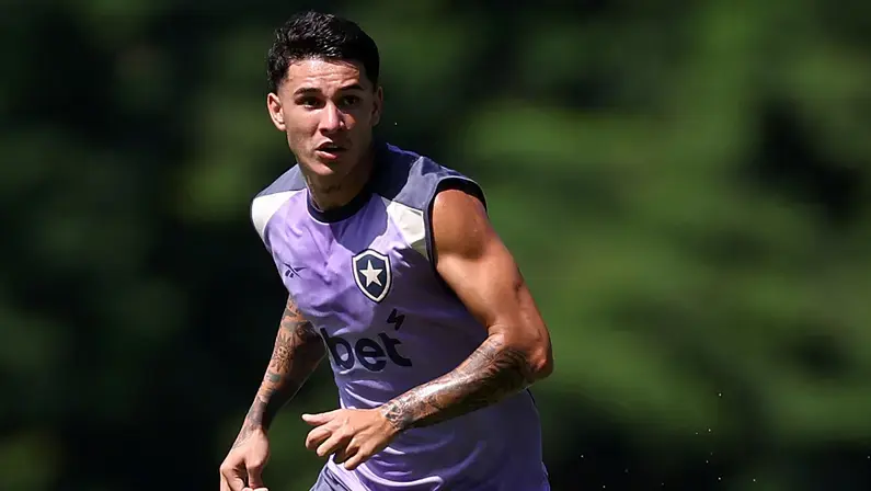 Mateo Ponte fica fora do clássico com Vasco por limite de estrangeiros no Botafogo