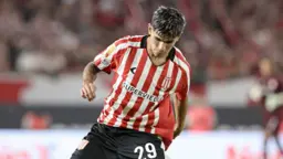 Atacante Fabricio Pérez acerta com Botafogo, mas liberação do Estudiantes é o impasse