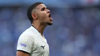 Botafogo quebra tabu de 10 anos, vence Cruzeiro no Mineirão e cola no G-5 Botafogo quebra tabu de 10 anos, vence Cruzeiro no Mineirão e cola no G-5