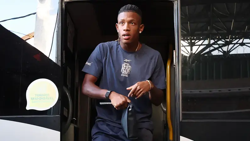 Agentes de Danilo entram na Justiça e cobram R$ 6,6 milhões do Botafogo por acordo não cumprido