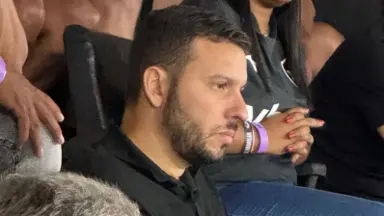 Ex-dirigente do Botafogo e hoje no Crystal Palace, Alessandro Brito vai ao Nilton Santos para acompanhar Danilo Ex-dirigente do Botafogo e hoje no Crystal Palace, Alessandro Brito vai ao Nilton Santos para acompanhar Danilo