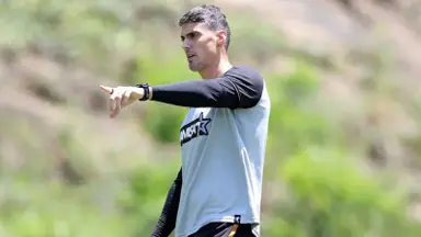 Com Tite suspenso, Matheus Bachi será o técnico do Botafogo contra o Coritiba Com Tite suspenso, Matheus Bachi será o técnico do Botafogo contra o Coritiba