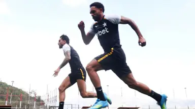 Comentarista vê Alex Telles e Vitinho como pilares para Tite no Botafogo: ‘Acima da média do nível da posição no Brasil’ Comentarista vê Alex Telles e Vitinho como pilares para Tite no Botafogo: ‘Acima da média do nível da posição no Brasil’