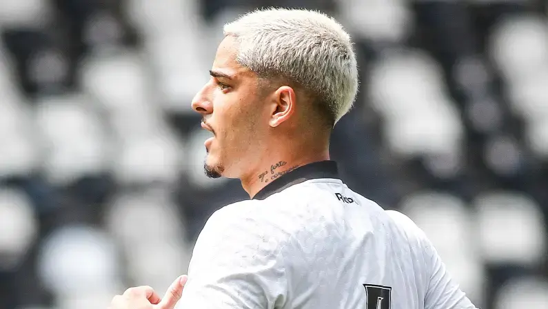JP Galvão tem rescisão acertada e não é mais jogador do Botafogo