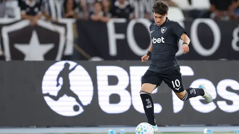 TV: Montoro, do Botafogo, é oferecido por empresários ao River Plate, mas situação não avança