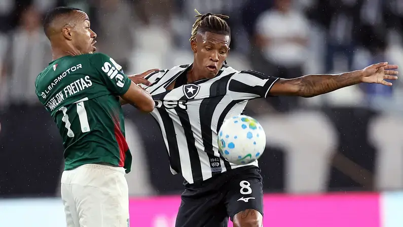 Ancelotti no Nilton Santos: Comentaristas analisam presença e elogiam Danilo