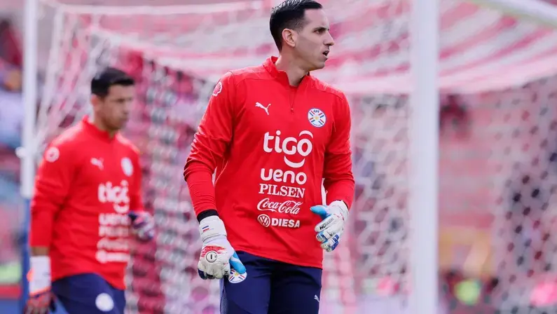 Gatito Fernández defende goleiros do Botafogo e aposta em recuperação
