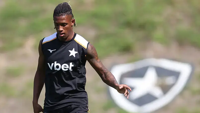 Botafogo exige pagamento à vista para negociar Danilo com Zenit, diz site russo