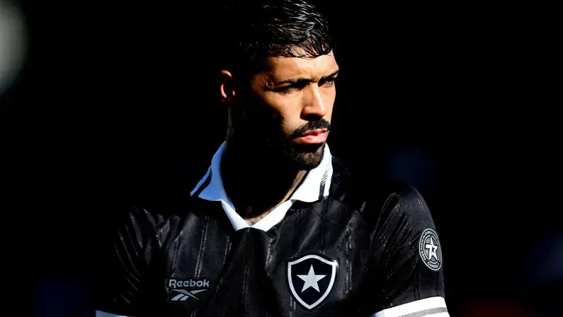 Venda de Alexander Barboza do Botafogo para o Palmeiras: site revela valores e forma de parcelamento, com pagamentos até o fim de 2027