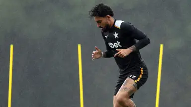 Alex Telles revela que já pensou em usar a mítica camisa 6 do Botafogo Alex Telles revela que já pensou em usar a mítica camisa 6 do Botafogo