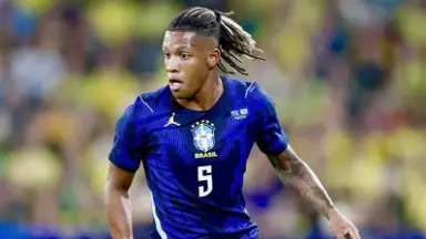 Danilo, do Botafogo, sofre pênalti e participa de mais dois gols em vitória do Brasil sobre a Austrália Danilo, do Botafogo, sofre pênalti e participa de mais dois gols em vitória do Brasil sobre a Austrália