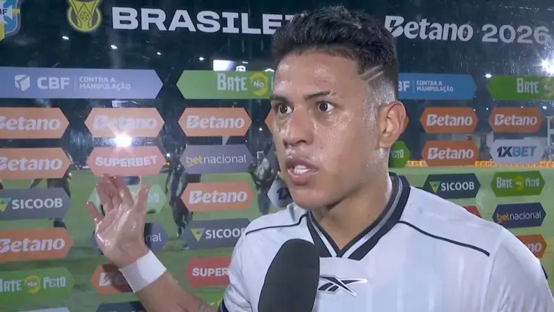 Matheus Martins critica arbitragem após lance polêmico com Saldivia