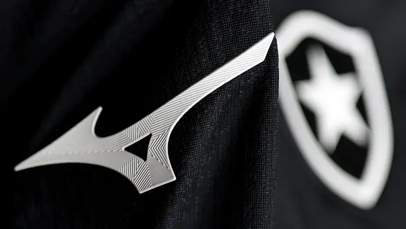 Botafogo pretende lançar nova camisa com Mizuno em janeiro, no início da temporada 2027, diz canal